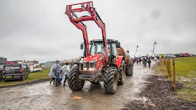 Sun shines on the final day of the 'Ploughing'