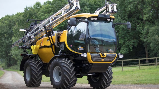McConnel launches first ever self-propelled sprayer...at the 'Ploughing'