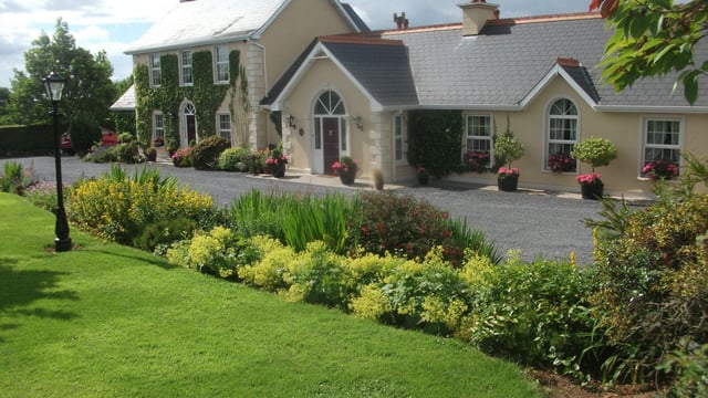 Farm restaurant attracts civil ceremonies