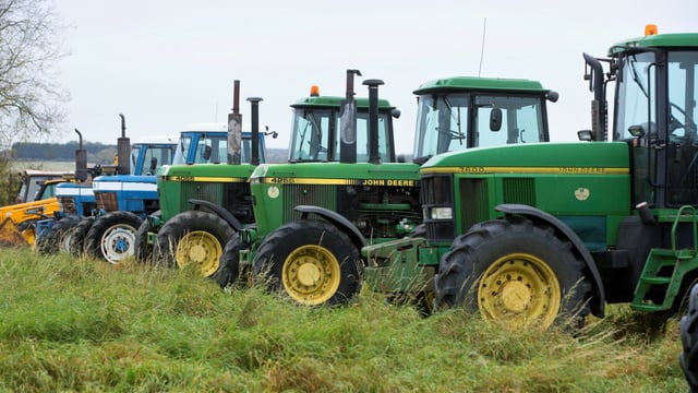 Auction report: Pics and prices from major on-site tractor and machinery sale