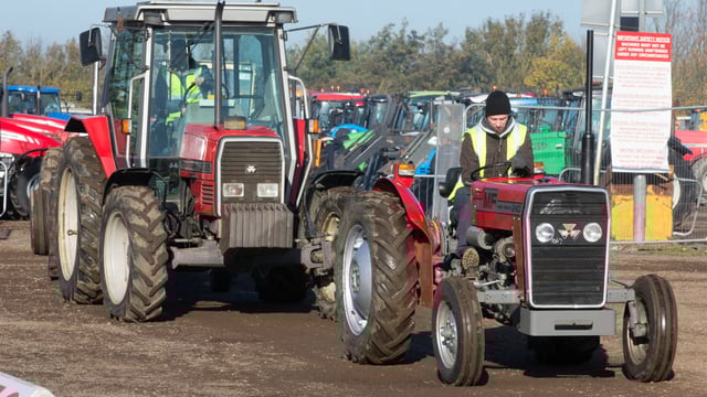 Auction report: Fit to see ‘red’ at this monster tractor sale?