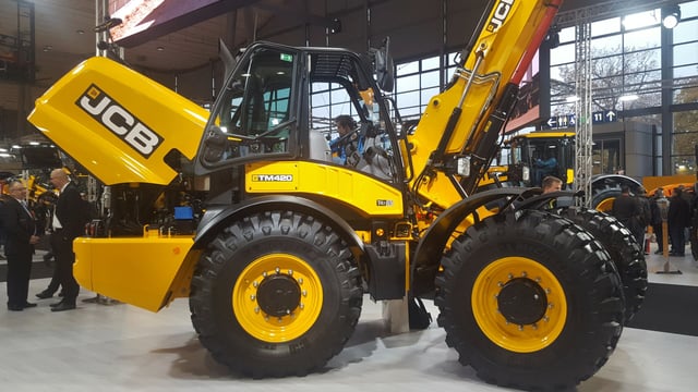 JCB brings beefed-up, pivot-steer telehandler to Agritechnica