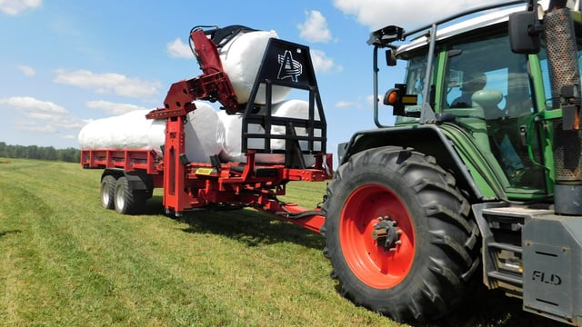 Video: Is this the best way to load and carry wrapped bales?