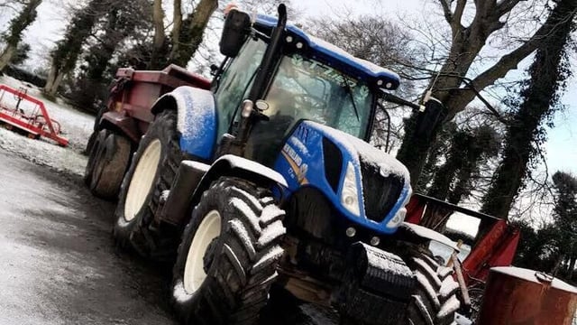 Pics: Your day on the farm in the snow