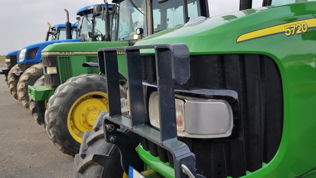 Pics: Tractors at the ready for second FTMTA auction