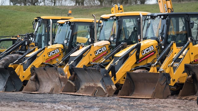 Auction report: JCB backhoe and tracked machine fleet goes 'under the hammer'