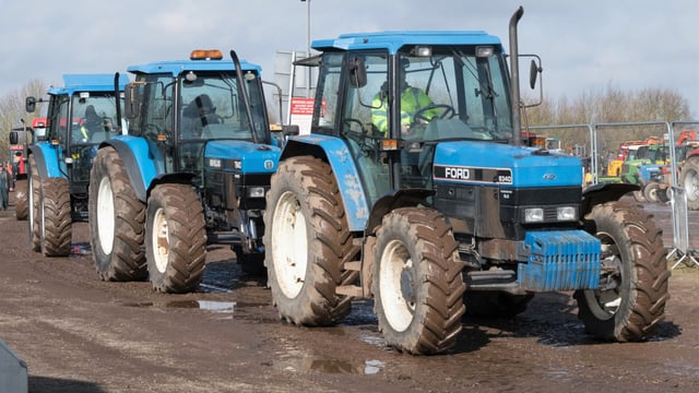 Auction report: ‘Blue’ bargains at March’s Cambridge tractor sale?