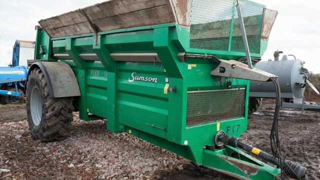Auction report: Check out these ‘under the hammer’ pics and prices