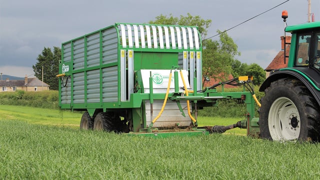 How much should contractors charge for zero-grazing?