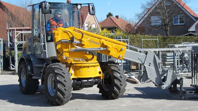'Paus' for thought...with this 'double-jointed' loader