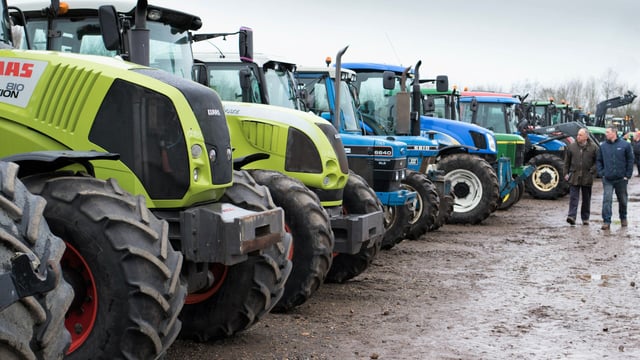 Auction report: 'Best of the rest' at monster April tractor sale