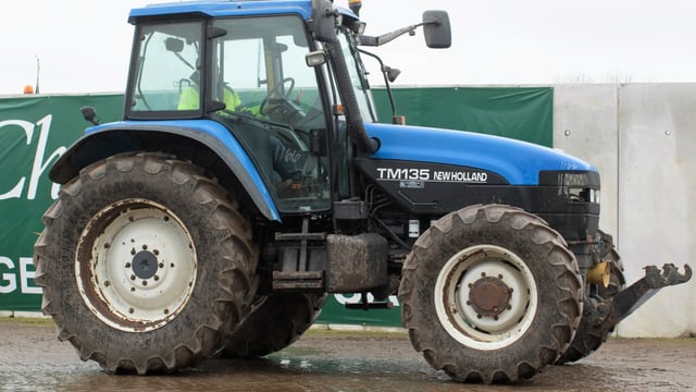 Auction report: ‘Blue’ bargains from monster April tractor sale?
