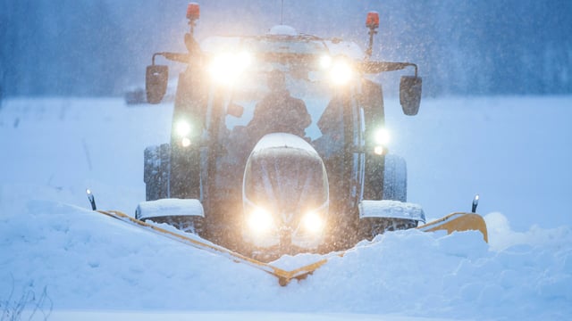 Driving on ice: Have you the skill to be a top tractor driver?