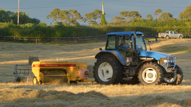 Video: Rising temperatures provide fuel for 'hay devils'