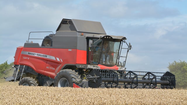Harvest update: Spring barley and winter wheat kick off