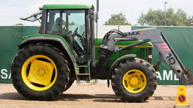 Auction report: John Deere highlights from July Cambridge sale
