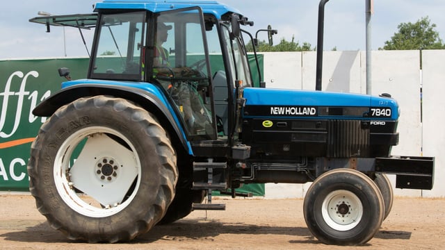 Auction report: Ford / New Holland highlights from July Cambridge sale