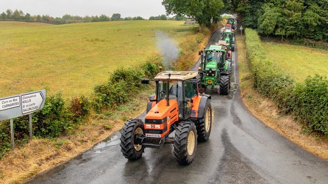 Video: Agri contractors hit the road...in the long-awaited rain