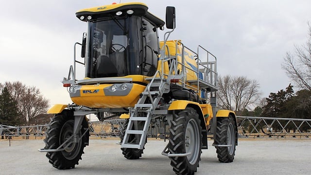 Deere to acquire sprayer and planter manufacturer