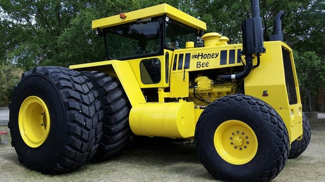 500hp on tap: Who said that big 2WD tractors were dead?