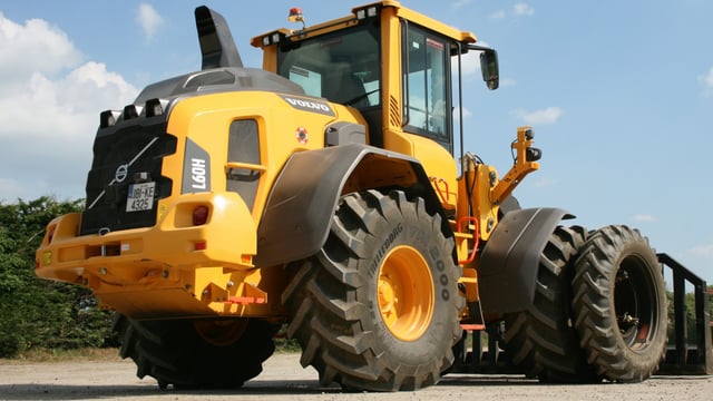 Video: Choosing a Volvo over a JCB in Co. Kildare