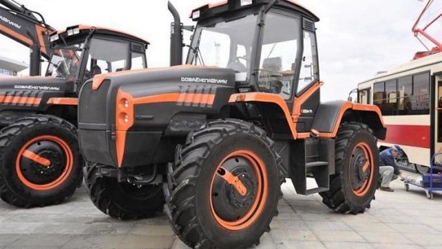 Was this Russia's answer to the JCB Fastrac?