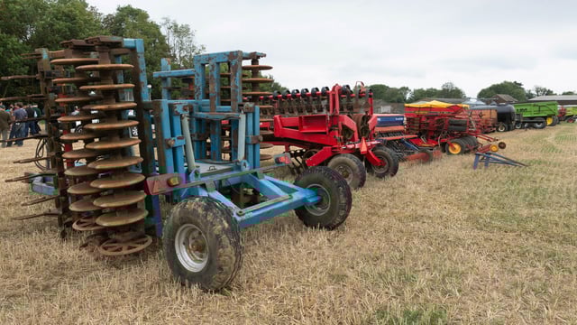 Auction report: Bids aplenty for tillage machinery at 'on-site' sale