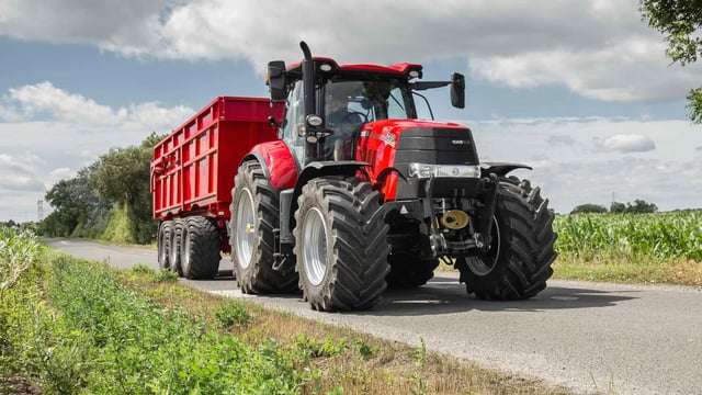 Clever trailer brakes to stop you 'jack-knifing'...or so claims Case IH