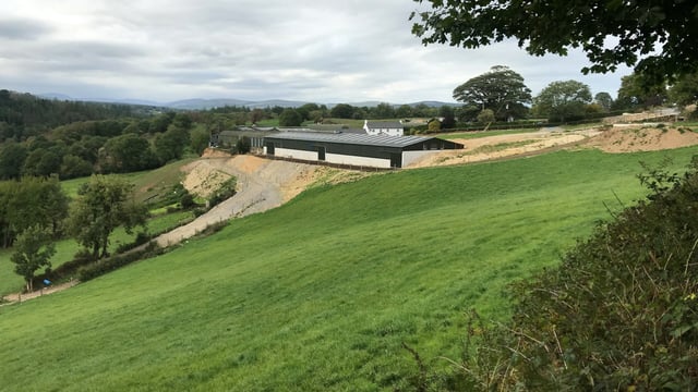 Buildings focus: A 60-unit parlour; drafting system; crush; and holding yard under one roof in Co. Wicklow