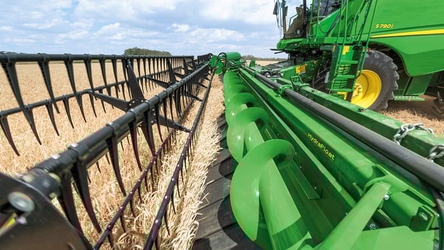 New 'draper' header from John Deere...for European conditions