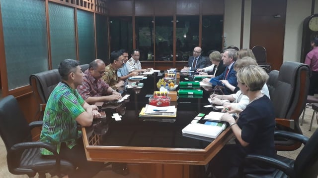 Creed holds bilateral trade talks on day 2 of mission