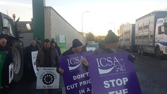 ICSA farmers block gates of Dawn Meats plant