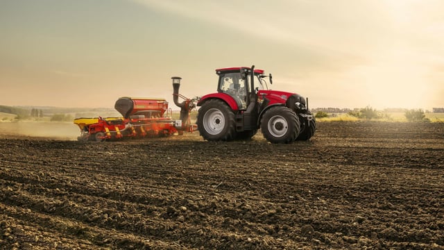 New 6-cylinder tractor is 'no longer' than its 4-cylinder equivalent