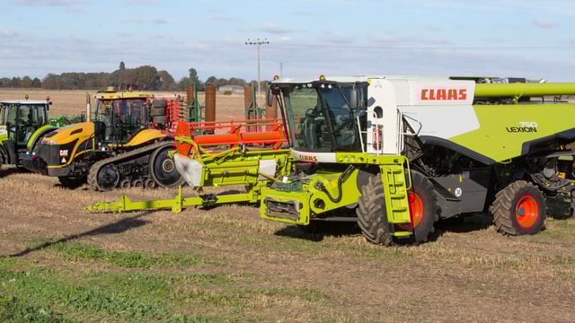 Auction report: Trio of tractors and 3-year-old Lexion go under the hammer