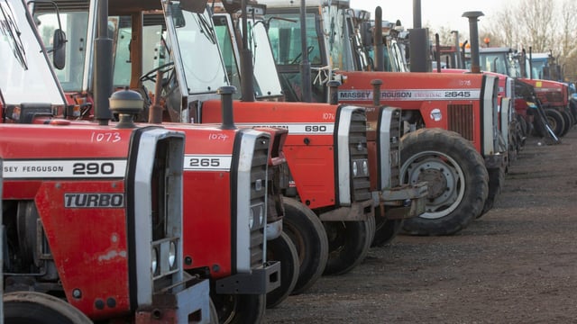 Auction report: Hammer falls on older MFs at big monthly sale