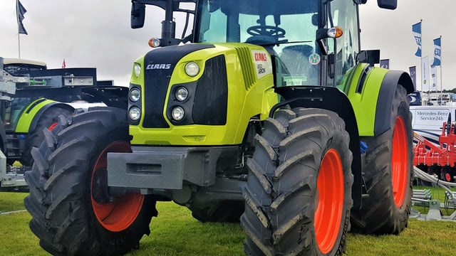 NI dealer wins 'Tractor Sales Performance Award', but which one?