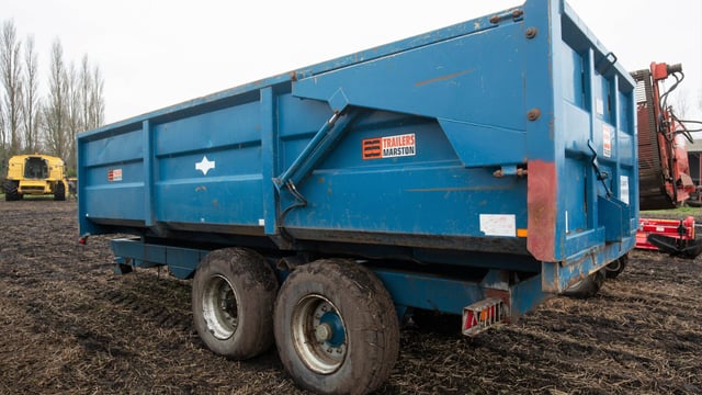 Auction report: Fleet of trailers goes 'under the hammer'