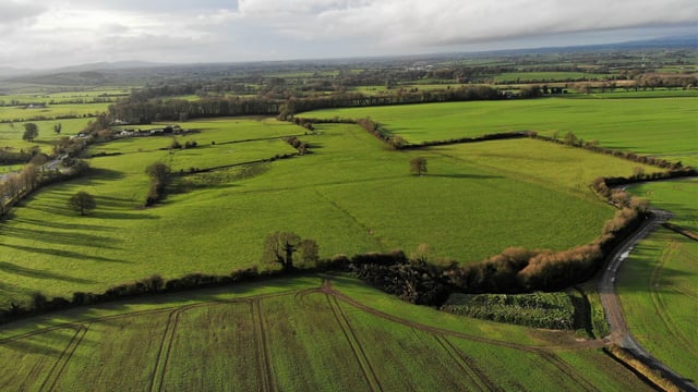 Picturesque residential farm on 49ac laid out in permanent pasture