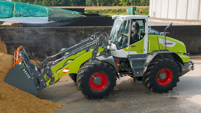 FTMTA Farm Machinery Show: Could you stretch to a Claas loading shovel?