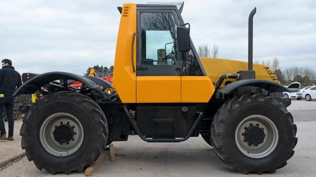 On-site pics: Prototype JCB Fastrac sells at auction for £15,000