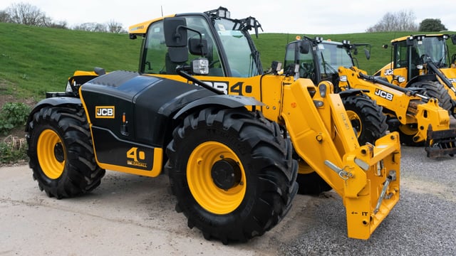 Auction report: Haul of handlers includes 'limited-edition' JCB