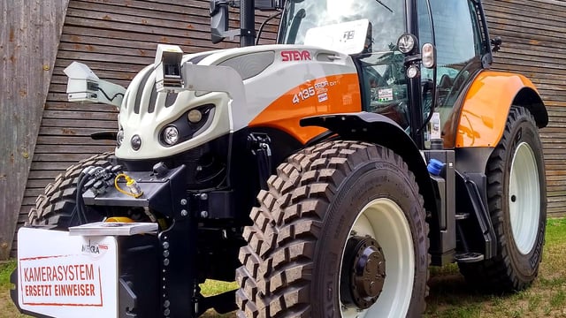 Can this tractor camera make road junctions safer?