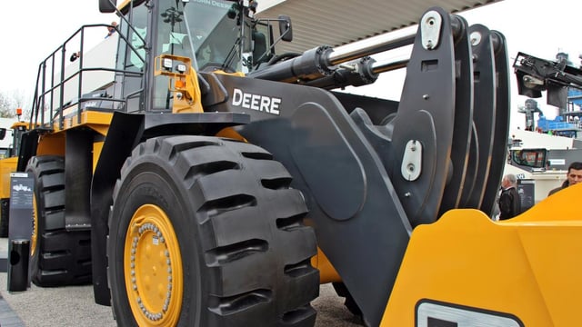 Some John Deere construction equipment on its way to Europe?