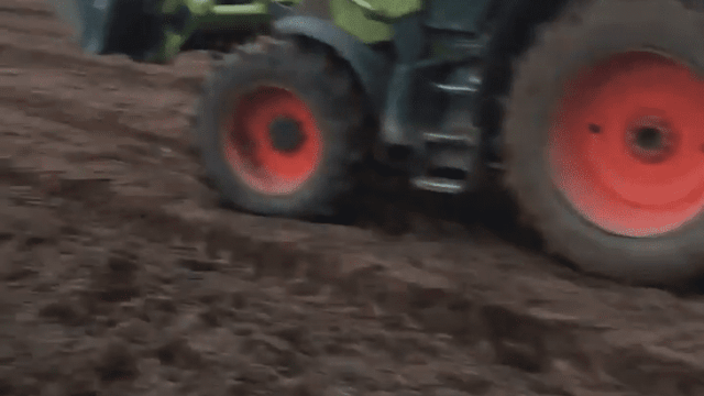 Video: Farmer shock following discovery of sinkhole in field