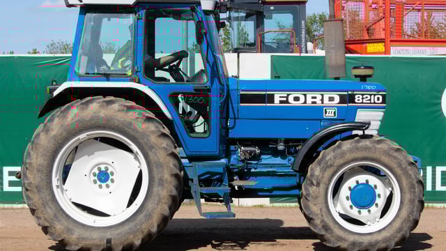 Auction report: 'Best in blue' from this month's big sale