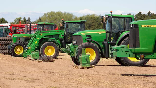 Auction report: Deeres through the decades go 'under the hammer'