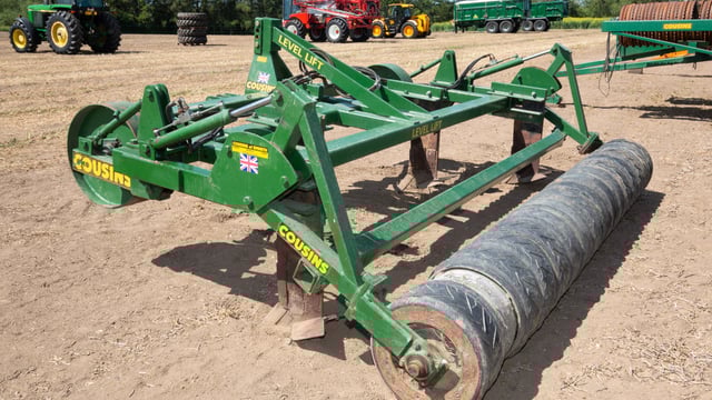 Auction report: 'Brisk bids' for power-hungry tillage machinery
