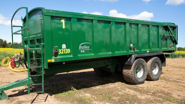 Auction report: Check out these 'on-farm' machinery prices...