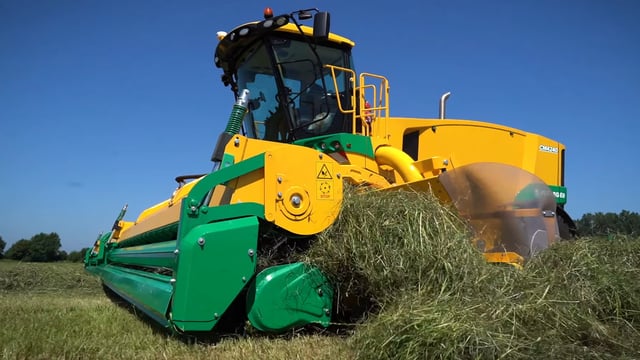 New prototype self-propelled merger (swather) works at up to 20kph