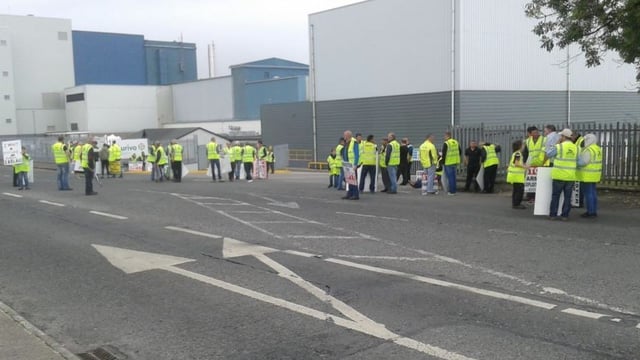 MII: 'Blockades outside 12 plants putting jobs and exports at risk'